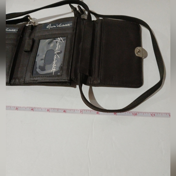 NWOT Gloria Vanderbilt Dark Brown Wristlet - Picture 5 of 12